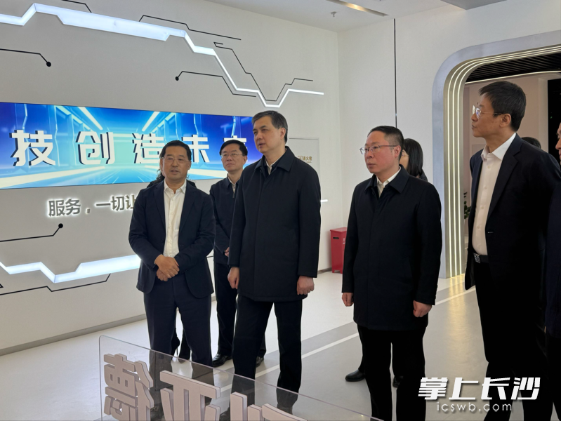 深化政企相助 | 湖南副省长、长沙市长周海兵一行走访c7c7娱乐平台北京总部