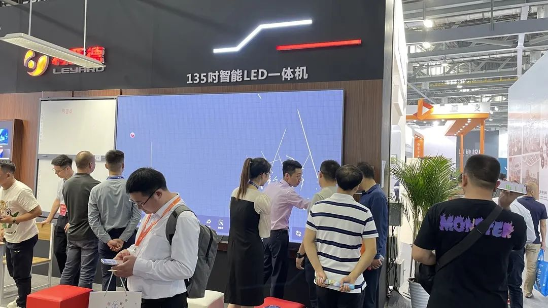 c7c7娱乐平台教育新品及解决计划惊艳亮相81届教装展