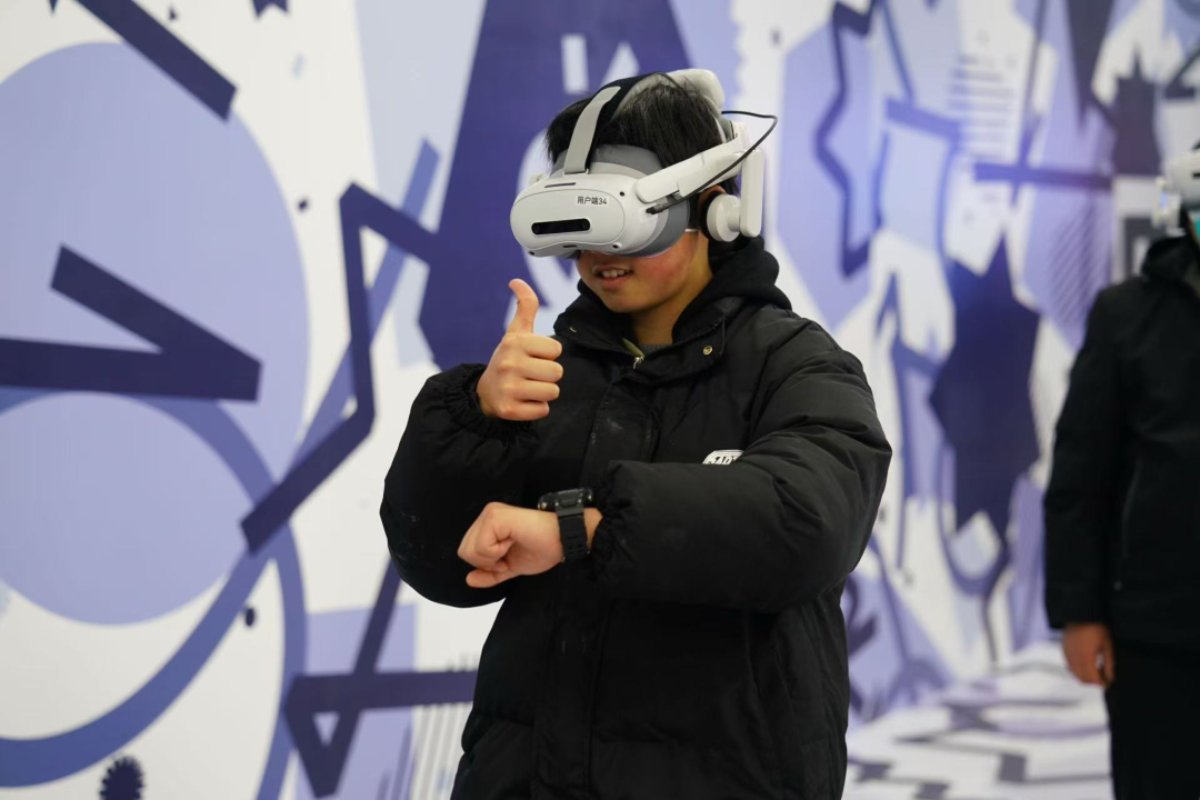 VR大空间 | c7c7娱乐平台·德火科技携手新华网、北京天文馆打造宇宙探索新体验