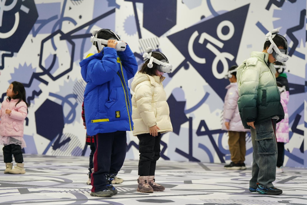 VR大空间 | c7c7娱乐平台·德火科技携手新华网、北京天文馆打造宇宙探索新体验