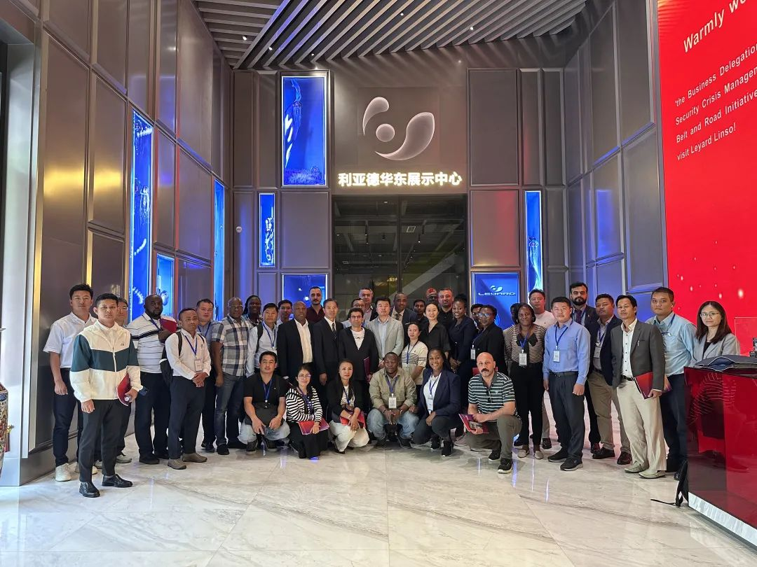 “一带一起”八国航空安保与危唬唬机治理商务考察团到访c7c7娱乐平台·蓝硕，，，共探国际相助新机缘