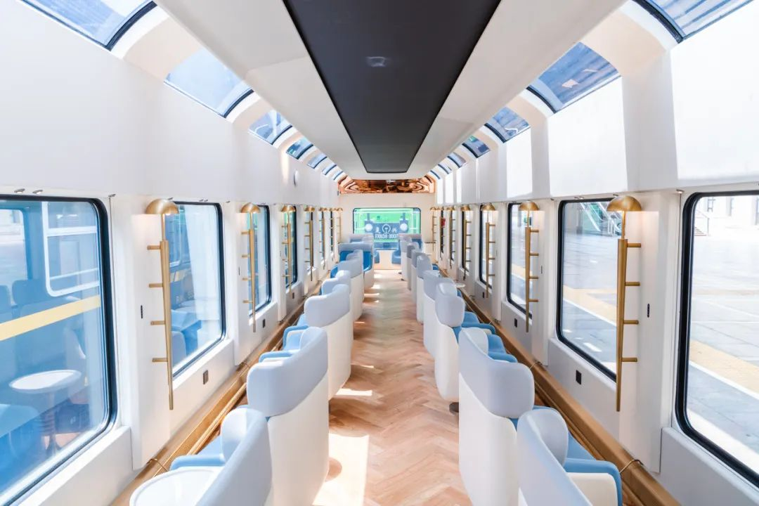 京津冀首列全景旅行旅游列车“星光·燕赵号”