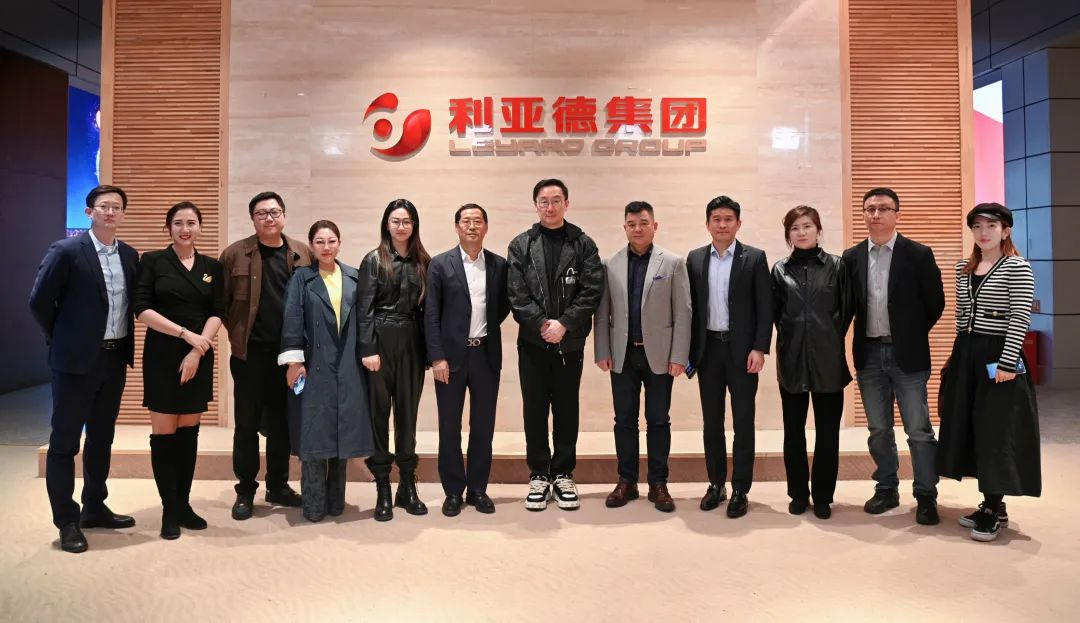 陆川导演到访c7c7娱乐平台，，，，，，解锁文化+科技融合新路径